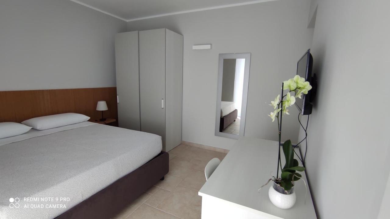 Contrada Specchia Rooms Каровіньйо Екстер'єр фото